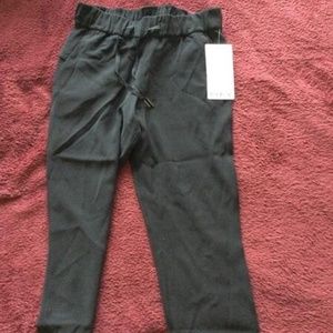 Lululemon Cropped Sweatpants